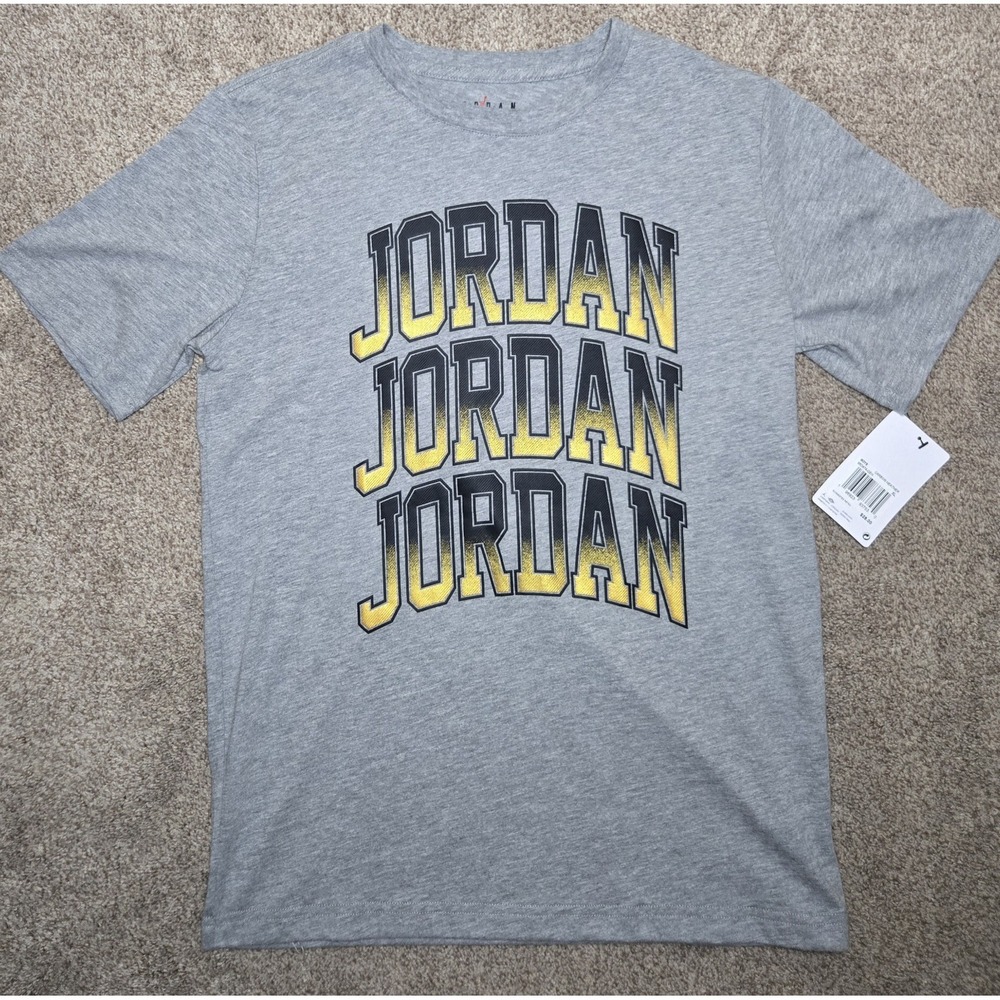 Jordan Boys XL Graphic Logo T-Shirt Gray Short Sleeve Crew Neck